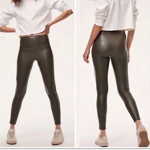 Aritzia Wilfred Free Daria Pant Faux Vegan Leather Legging Pants size Small